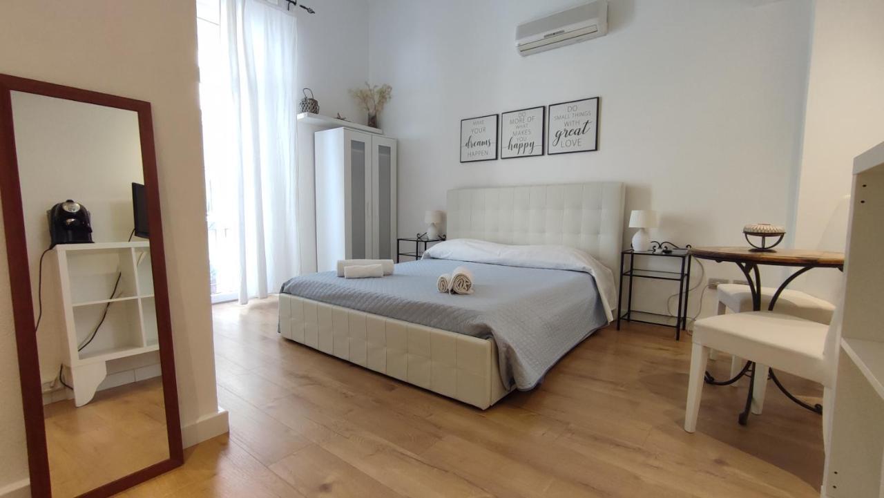 לינה וארוחת בוקר Living קליארי מראה חיצוני תמונה