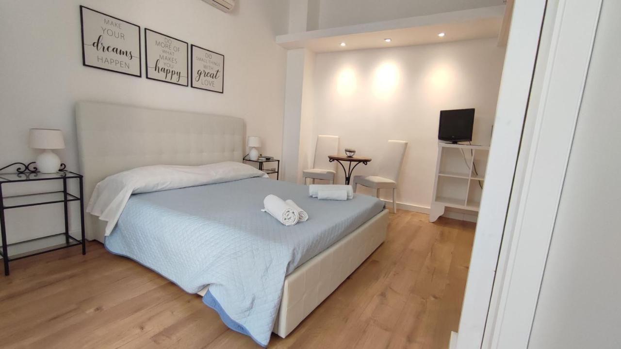 לינה וארוחת בוקר Living קליארי מראה חיצוני תמונה