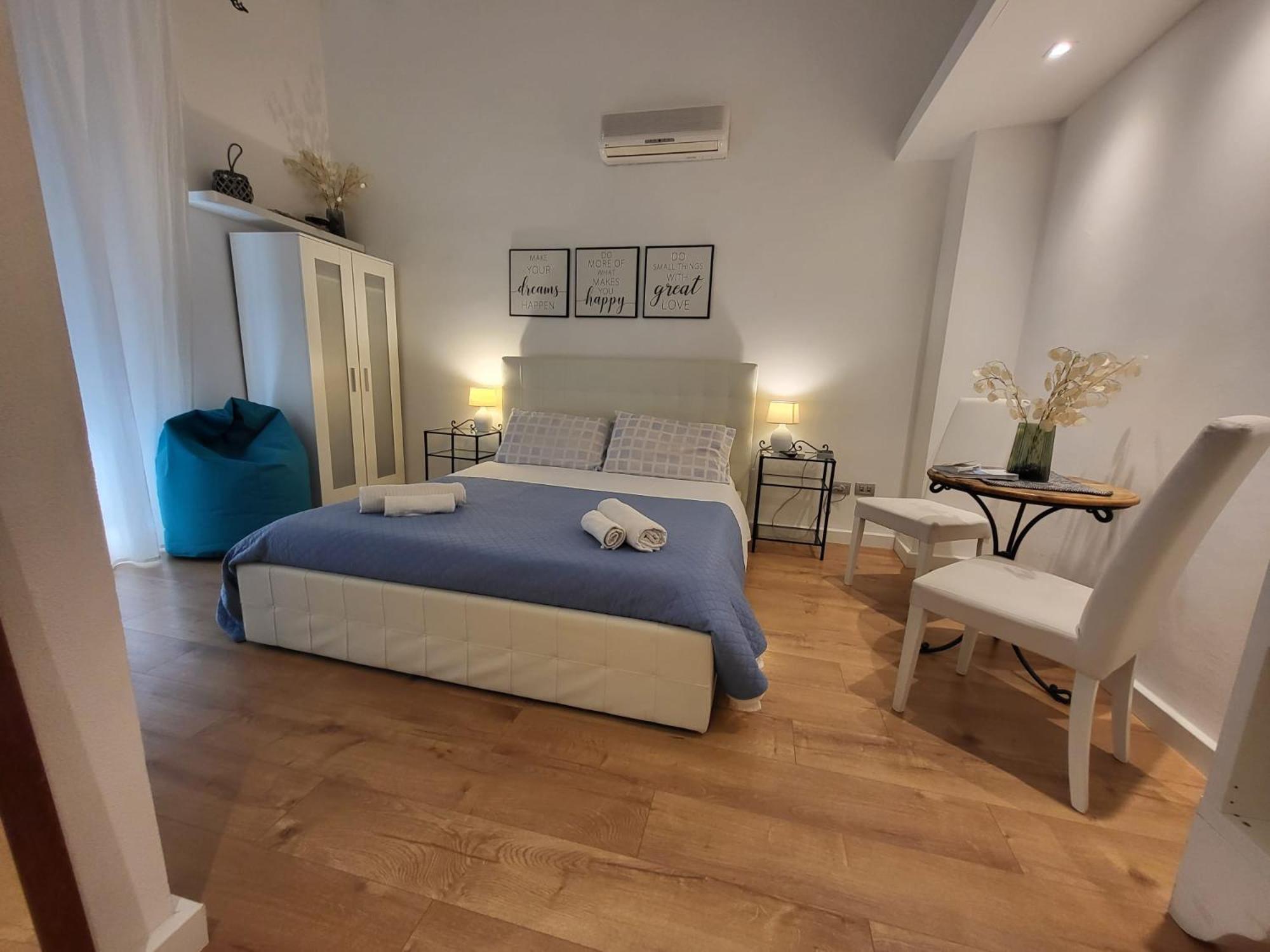 לינה וארוחת בוקר Living קליארי מראה חיצוני תמונה